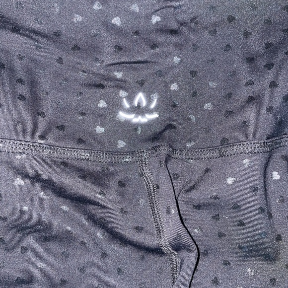 Beyond Yoga High-Waist Midi Leggings Black
Foil Sparkle Size Large - Picture 4 of 9